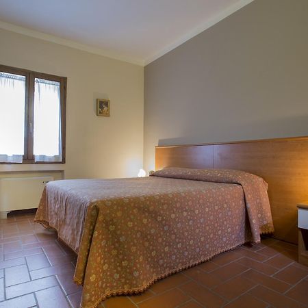 Antico Casale Le Fossate Hotel Giove Luaran gambar