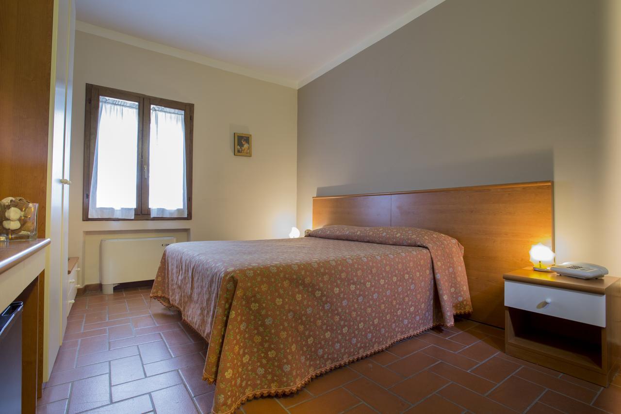 Antico Casale Le Fossate Hotel Giove Luaran gambar