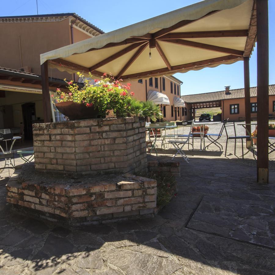 Antico Casale Le Fossate Hotel Giove Luaran gambar